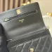 CHANEL Wallet on chain - Pearly lambskin & gold-tone metal #B49665