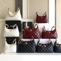 Chanel 4922 Quilted Mini Hobo Bag in Crinkled Lambskin Size 22.5x19.5x8.5CM #B62908