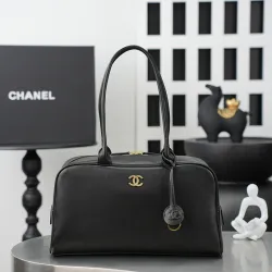 Chanel Smooth Leather Bowling Bag AS6211 19×35.5×12.5cm #B67263