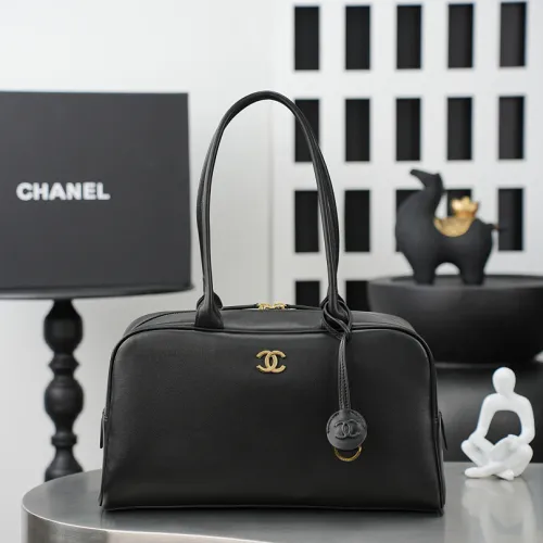 Chanel Smooth Leather Bowling Bag AS6211 19×35.5×12.5cm #B67263