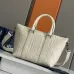 Weekender 25 Beige Dior Gravity Leather and Beige #B49967