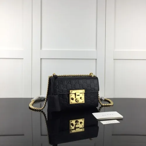 Gucci Embossed Leather Chain Crossbody Bag 409487 | W20×H15×D7cm #A69505