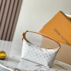 Louis Vuitton Hills Pochette #B50724