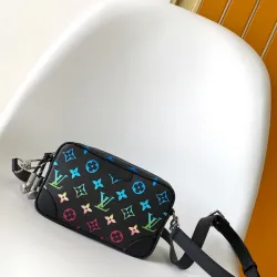 Louis Vuitton Bolsa-carteira Trocadéro Monogram Eclipse size:20×13×6cm #B54018