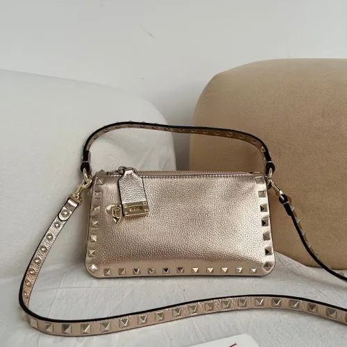 Valentino Garavani Rockstud Metallic Leather Crossbody Bag 19×13×7cm #B65018