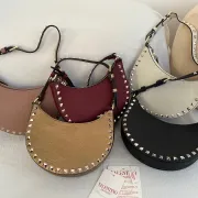 Valentino Rockstud Grainy Leather Mini Hobo Shoulder Bag 20×12×4cm #B65021