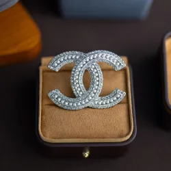 Chanel brooches #B55162