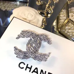 Chanel brooches #B65320