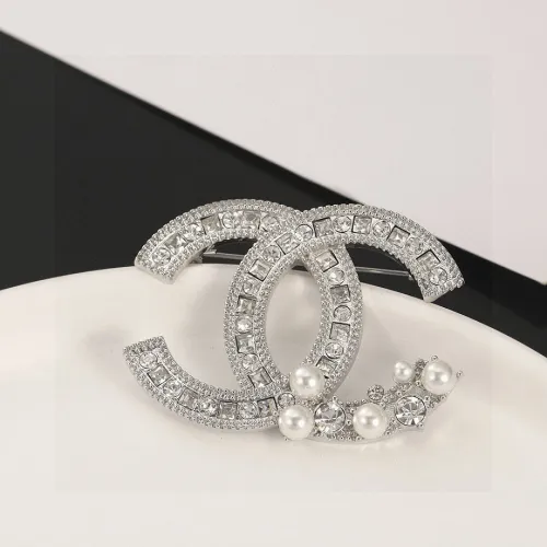 Chanel brooches #B65357