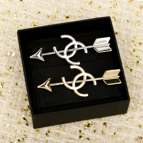 Chanel brooches #B65417