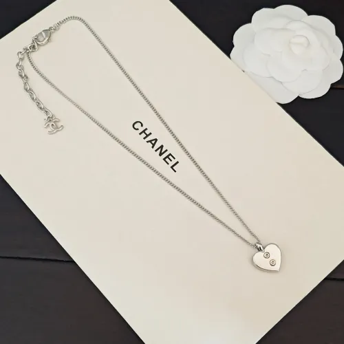 Chanel necklaces #B65300