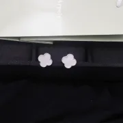 Van cleef earring #99907517