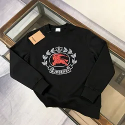 Burberry Wreath Knight Crest Logo Crewneck Sweatshirt, Black & White #A69392