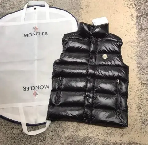 Moncler Down vest for Men #9131078