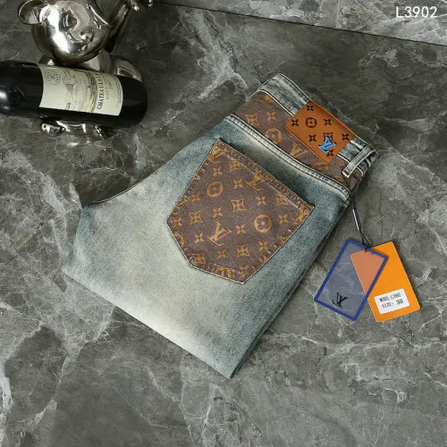 Louis Vuitton Jeans for MEN #B62096
