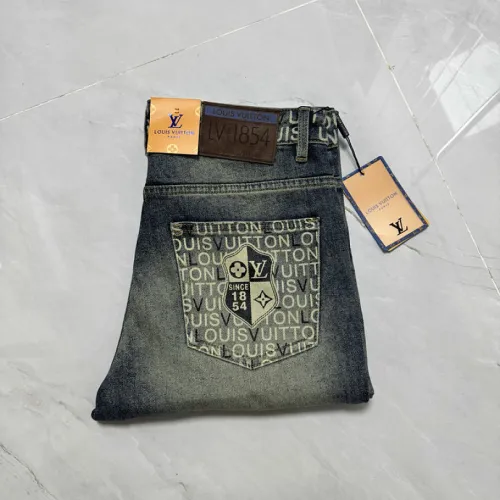 Louis Vuitton Jeans for MEN #B66845