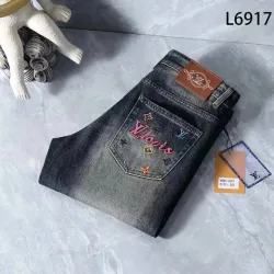 Louis Vuitton Jeans for MEN #B66864