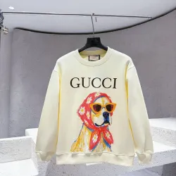 Gucci Bandana Dog Print Crewneck Sweatshirt, Cream #A68049