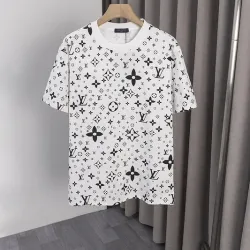 Louis Vuitton T-Shirts for AAAA Louis Vuitton T-Shirts #B52646