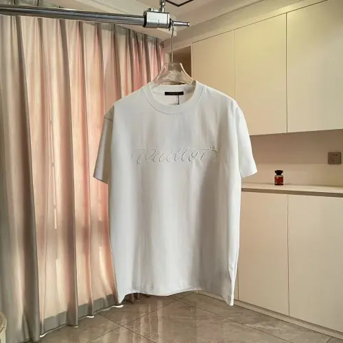 Louis Vuitton T-Shirts for AAAA Louis Vuitton T-Shirts #B59810