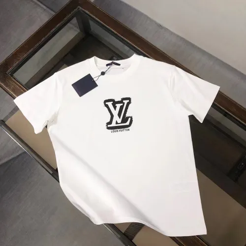 Louis Vuitton T-Shirts for AAAA Louis Vuitton T-Shirts #B60305