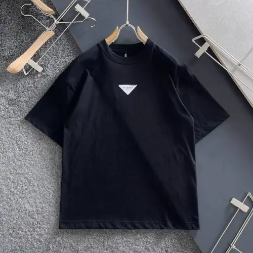 Prada T-Shirts for Men Black/White #B47124