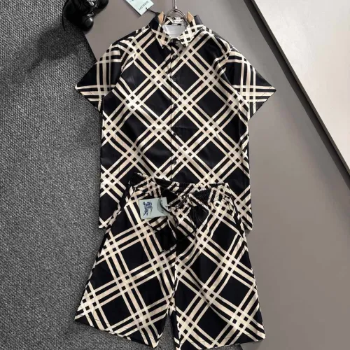 Burberry Tracksuits for Burberry Short Tracksuits for men #B67066
