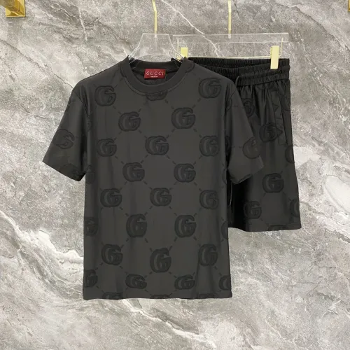 Gucci Tracksuits for Gucci short tracksuits for men #B67046