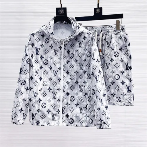 Louis Vuitton tracksuits for Louis Vuitton short tracksuits for men #B36886