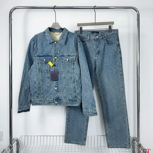 Louis Vuitton tracksuits for Louis Vuitton short tracksuits for men #B50444