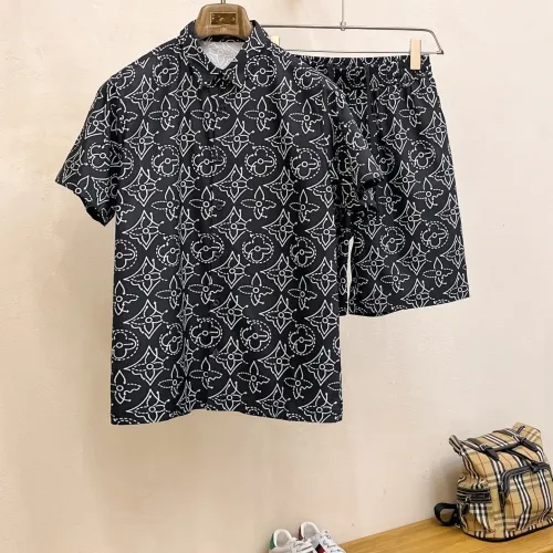 Louis Vuitton tracksuits for Louis Vuitton short tracksuits for men #B52156