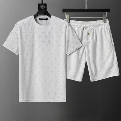Louis Vuitton tracksuits for Louis Vuitton short tracksuits for men #B61391