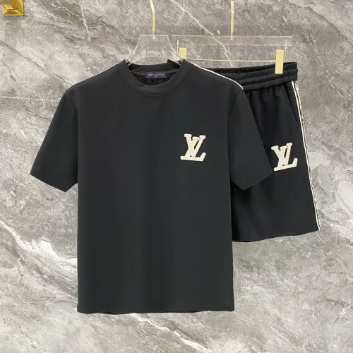 Louis Vuitton tracksuits for Louis Vuitton short tracksuits for men #B67012