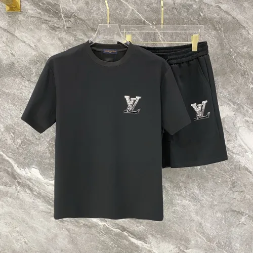 Louis Vuitton tracksuits for Louis Vuitton short tracksuits for men #B67016