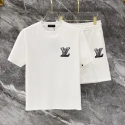 Louis Vuitton tracksuits for Louis Vuitton short tracksuits for men #B67017