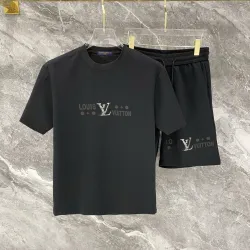 Louis Vuitton tracksuits for Louis Vuitton short tracksuits for men #B67023