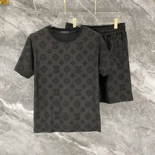Louis Vuitton tracksuits for Louis Vuitton short tracksuits for men #B67041