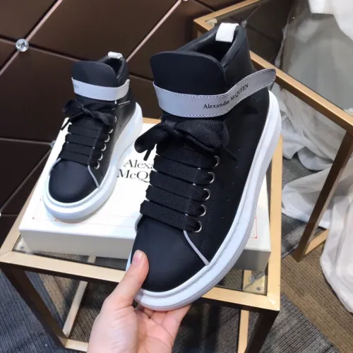 Alexander McQueen Shoes for Unisex McQueen Sneakers #99913960