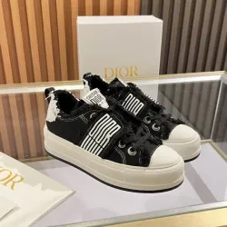 Dior Shoes for Women's Sneakers #B50376