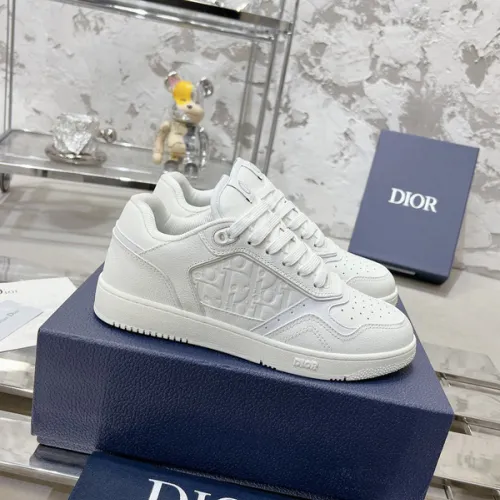 Dior Shoes for Women's Sneakers #B50629
