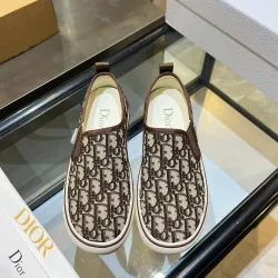 Dior Shoes for Women's Sneakers #B66596