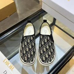 Dior Shoes for Women's Sneakers #B66597
