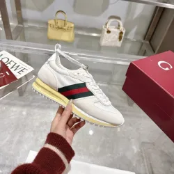 Gucci Shoes for Women Gucci Sneakers #B50655