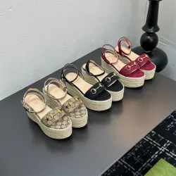 Gucci Shoes for Women's Gucci Slippers #B49613