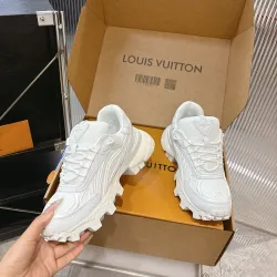 Louis Vuitton Shoes for Men's Louis Vuitton Sneakers #B62695