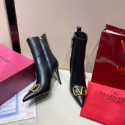 Valentino Shoes for VALENTINO boots for women #999929485