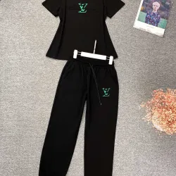 Louis Vuitton Fashion Tracksuits for Women #9999931836