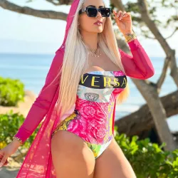 Versace 2022 new Fashion Tracksuits for Women #99919220